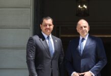 Συνάντηση Γιώργου Γεραπετρίτη με τον Σαντάμ Χαφταρ: Θαλάσσιες ζώνες και μεταναστευτικό την ατζέντα της συζήτησης
