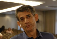 Καρανίκας κατά Τσίπρα: Θεωρεί τον κόσμο χάπατο, ζει στην κοσμάρα του ως φεουδάρχης