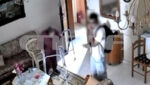 Μενίδι: Η στιγμή που απατεώνας εισβάλλει σε σπίτι ηλικιωμένης προσποιούμενος τεχνικό ρεύματος – MEGA αποκλειστικό