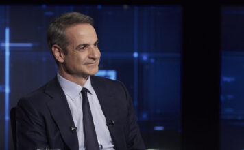 Κυριάκος Μητσοτάκης: Τα «καρφιά» προς Σαμαρά και Καραμανλή, το timing της συνέντευξης και το ξεκάθαρο «όχι» σε παραίτηση