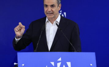 Μητσοτάκης κατά Σαμαρά: Όσοι από τον καναπέ αμφισβητούν τον πατριωτισμό της ευθύνης, πνίγονται μόνοι τους στα ήρεμα νερά