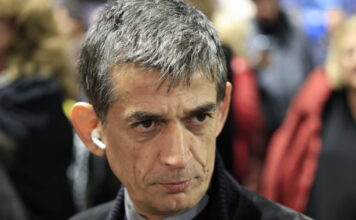 Νέα επίθεση Καρανίκα σε Τσίπρα: «Η αριστερά δεν νοείται χωρίς σοσιαλισμό, είτε του αρέσει, είτε όχι»