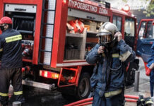 Γιαννιτσά: Αστυνομικός όρμηξε σε φλεγόμενο σπίτι & έσωσε δύο αδερφάκια