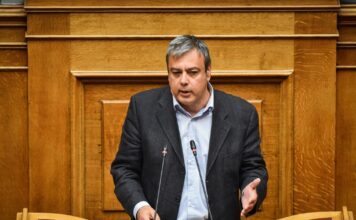 Βερναρδάκης κατά Τσίπρα: Η ΕΛΑΣ παραπέμπει σε συνέδριο προοδευτικών επαγγελματικών ελίτ παρά σε κοινωνική συμμαχία