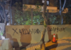 Άγνωστοι έγραψαν συνθήματα έξω από το σπίτι του Νίκου Χαρδαλιά