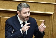 Ανδρουλάκης σε Μητσοτάκη: Παραμένει πρωθυπουργός έχοντας οργανώσει πολλές εκτροπές σε Βουλή και Σύνταγμα