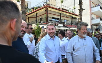 Ανδρουλάκης από Θεσσαλονίκη: «Η κυβέρνηση Μητσοτάκη υπηρετεί μια ασύδοτη αγορά» – «Νίκη του ΠΑΣΟΚ σημαίνει πολιτική αλλαγή»