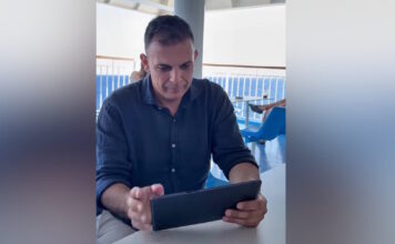 Ο Γιώργος Καραμέρος εντάχθηκε στην ΕΛΑΣ του Αλέξη Τσίπρα και το ανακοίνωσε από πλοίο