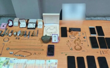 Κορυδαλλός: Εξαρθρώθηκε συμμορία που είχε ρημάξει κοσμηματοπωλεία – Εννέα συλλήψεις
