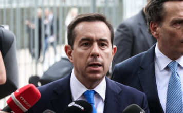 Ο Νότης Μηταράκης επανέρχεται στη θέση του κοινοβουλευτικού εκπροσώπου της ΝΔ