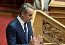 Μητσοτάκης σε Ανδρουλάκη: Γίνατε αξιωματική αντιπολίτευση από σπόντα – Είστε κατώτερος των περιστάσεων