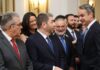 Τα «πηγαδάκια» στο Προεδρικό: Οι «εκλογές τον Μάιο», οι ατάκες για τους απόντες και οι χειραψίες