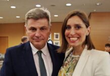 Νικόλας Φαραντούρης: Η απάντηση στα δημοσιεύματα για την απόσπαση της συζύγου του στην ελληνική αντιπροσωπεία της ΕΕ – «Έγινε νόμιμα»