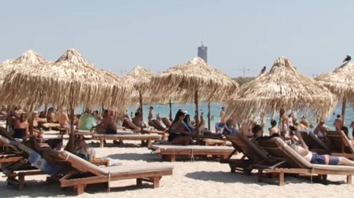 paralia2.jpg