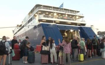 Απαγορευτικό απόπλου, θυελλώδεις άνεμοι, ακυρώσεις και μεγάλη ταλαιπωρία των εκδρομέων