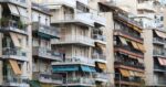 Σκληρή επίθεση της ΕΛΑΣ στην κυβέρνηση για τη στεγαστική κρίση: «Με 6,5 δισ. θα μπορούσαν να κατασκευαστούν επτά φορές περισσότερα σπίτια»