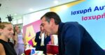Αλέξης Τσίπρας: Η τούρτα έκπληξη στον πρόεδρο της ΕΛΑΣ και οι θερμές ευχές για τα γενέθλιά του