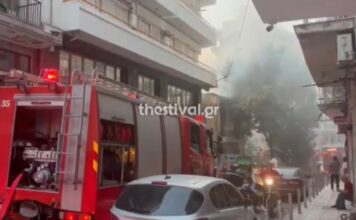 Θεσσαλονίκη: Πυρκαγιά σε εγκαταλελειμμένο κτίριο – Γέμισε καπνούς η περιοχή
