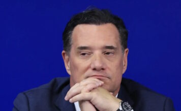 Άδωνις Γεωργιάδης για την πτώση σοβάδων στο Βενιζέλειο: «Παιδιά χαλαρώστε, δεν καταρρέει το ΕΣΥ»