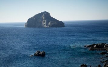 Η Τουρκία προκαλεί ξανά: Επαναφέρει τα περί «γκρίζων ζωνών» στο Αιγαίο με αφορμή τα ελληνικά πάρκα ΑΠΕ