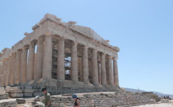 Από τις τουαλέτες στα πωλητήρια: Μέτωπο της ΕΛ.Α.Σ. για την Ακρόπολη