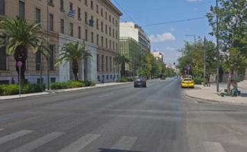 Έρημοι οι δρόμοι της πρωτεύουσας λόγω της μαζικής φυγής των αδειούχων
