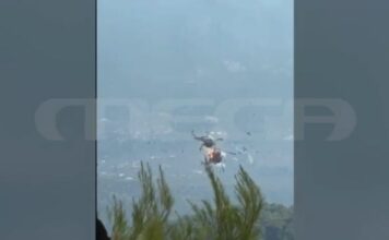 Σύγκρουση δύο ελικοπτέρων στην Ψάθα: Σε εξέλιξη επιχείρησης έρευνας και διάσωσης του πληρώματος – Συγκλονιστικό βίντεο ντοκουμέντο του MEGA