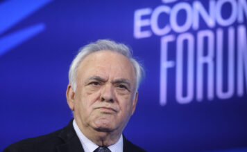 Το «ευχαριστώ» του Γιάννη Δραγασάκη στους γιατρούς μετά το εξιτήριο του από το νοσοκομείο