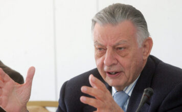 Μητσοτάκης για Βαρβιτσιώτη: «Άφησε πίσω του μια σπάνια παρακαταθήκη πολιτικού πολιτισμού»
