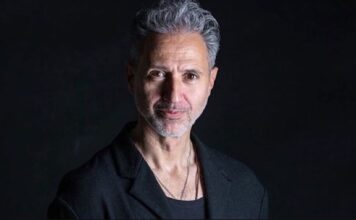 Θρήνος στο τελευταίο «αντίο» στον τραγουδιστή Δημήτρη Κόκοτα