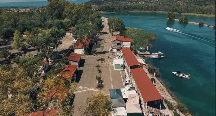 lake_stratos_1.webp.webp