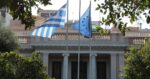 Κυβερνητικές πηγές κατά ΠΑΣΟΚ: Δεν απαντά για Στουρνάρα – Λαθροχειρία οι ισχυρισμοί για Σπαρτιάτες