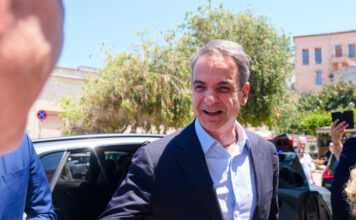 Στο νοσοκομείο ο Κυριάκος Μητσοτάκης μετά από ατύχημα με το ποδήλατο
