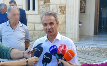 Ο Κυριάκος Μητσοτάκης στα Χανιά για τον Δεκαπενταύγουστο: «Η σκέψη μας με αυτούς που δίνουν αγώνα απέναντι στις πυρκαγιές»