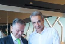 Μητσοτάκης στη Δυτική Μακεδονία: Το βίντεο της περιοδείας και η ατάκα για τη γραβάτα – «Πώς το πράσινο γίνεται μπλε»
