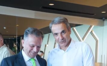 Μητσοτάκης στη Δυτική Μακεδονία: Το βίντεο της περιοδείας και η ατάκα για τη γραβάτα – «Πώς το πράσινο γίνεται μπλε»