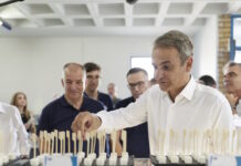 Ο Κυριάκος Μητσοτάκης επισκέφτηκε παραγωγικές μονάδες στη Φλώρινα – «Θα στηρίξουμε την ελληνική κτηνοτροφία και τη φέτα, το πιο εμβληματικό μας προϊόν»