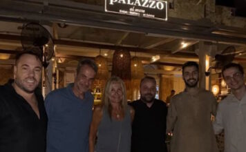 Ο Κυριάκος Μητσοτάκης στα Χανιά: Απόλαυσε το βραδινό γεύμα του σε γνωστό εστιατόριο μαζί με την οικογένειά του