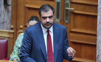 Παύλος Μαρινάκης: Εκτεθειμένο το ΠΑΣΟΚ στην περίπτωση της Έλενας Ακρίτα – Με μήνυση απειλεί η βουλευτής του ΣΥΡΙΖΑ τον κυβερνητικό εκπρόσωπο