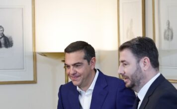 ΠΑΣΟΚ και ΕΛΑΣ συγκρούονται για χρέη και χορηγούς με φόντο την πολιτική κυριαρχία στην Κεντροαριστερά