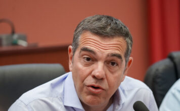 ΕΛΑΣ: Επτά χρόνια μετά, ο Μητσοτάκης επαναφέρει τις ίδιες υποσχέσεις για τη βιομηχανία