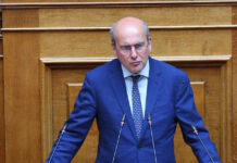Κωστής Χατζηδάκης: Τα συλλυπητήρια για τον θάνατο του Γιάννη Βαρβιτσιώτη – «Καλό ταξίδι πρόεδρε»
