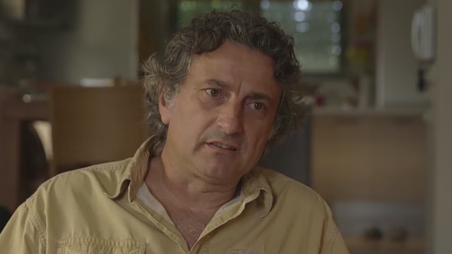 Μαρτυρία στο MEGA για τον υπνωτιστή: «Ήρθε στο σπίτι μου, αλλά δεν κατάφερε να με υπνωτίσει»