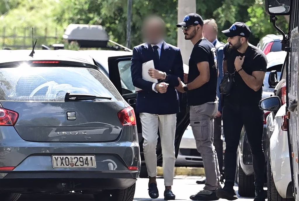 Θάνατος Γιώργου Μαζωνάκη: Ερευνώνται για ξέπλυμα μαύρου χρήματος οι δύο γιατροί του Κολωνακίου