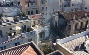Τρόμος στην Πλάκα από ισχυρή έκρηξη που ισοπέδωσε νεοκλασικό κτίριο
