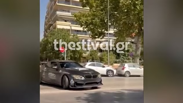 Θεσσαλονίκη: Έκαναν πίστα ράλι με super cars τη Νέα Παραλία