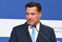Άδωνις Γεωργιάδης μετά τον θάνατο Μαζωνάκη: Αυστηρότερο πλαίσιο για longevity και αναγεννητική ιατρική – Επιτροπή μέσα στην εβδομάδα