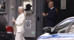 Θάνατος Μαζωνάκη: Συνεχίζει να αρνείται τη μέθη η γιατρός, αποστάσεις παίρνει ο σύζυγός της – Δεν αποκλείεται να αλλάξει δικηγόρο η 56χρονη