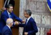 Ο Γιώργος Μυλωνάκης στη Βουλή για πρώτη φορά μετά την περιπέτεια με την υγεία του – Η θερμή χειραψία με τον Κυριάκο Μητσοτάκη