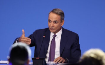 Τα πολιτικά μηνύματα Μητσοτάκη από τη ΔΕΘ και η τριπλή επίθεση σε Ανδρουλάκη, Τσίπρα, Σαμαρά